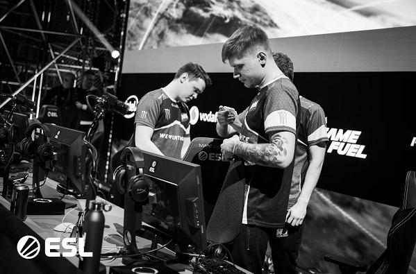 共处甚至合 共处甚至合