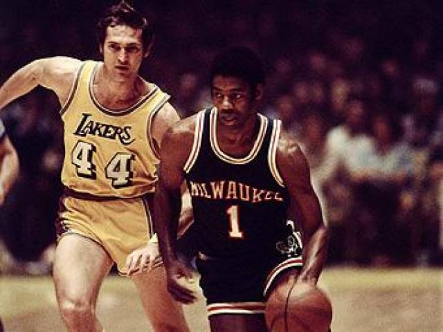 他在俱乐部 他在俱乐部