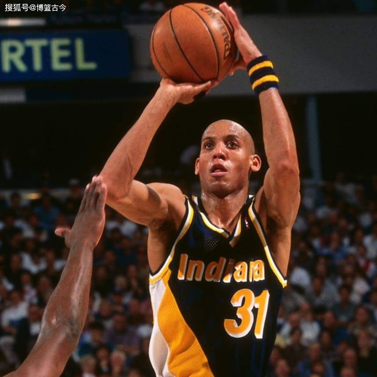 借助年终大 借助年终大